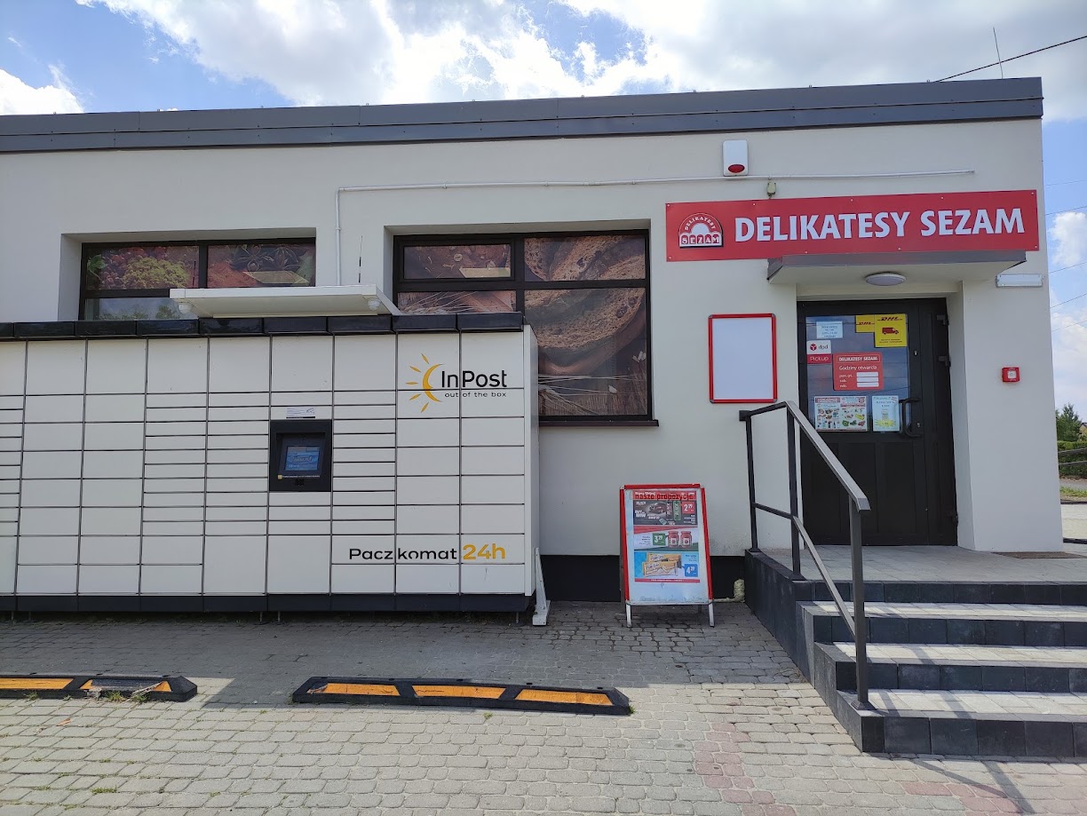 Kompleksowa koncepcja graficzna dla Delikatesów Sezam, dopracowana przez doświadczonych designerów.
